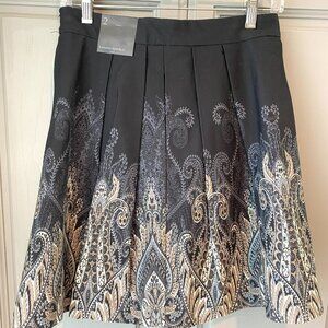 BANANA REPUBLIC Designs Skirt Size 2 NWT